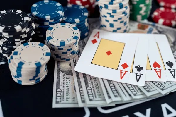 Boom City slot game interface showing five reels and paytable on maximtoto platform